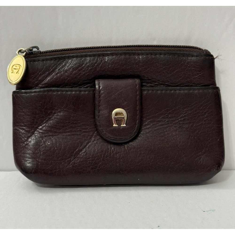Vintage Etienne Aigner Burgundy Wallet Coin Purse Leather Zip Snap Logo